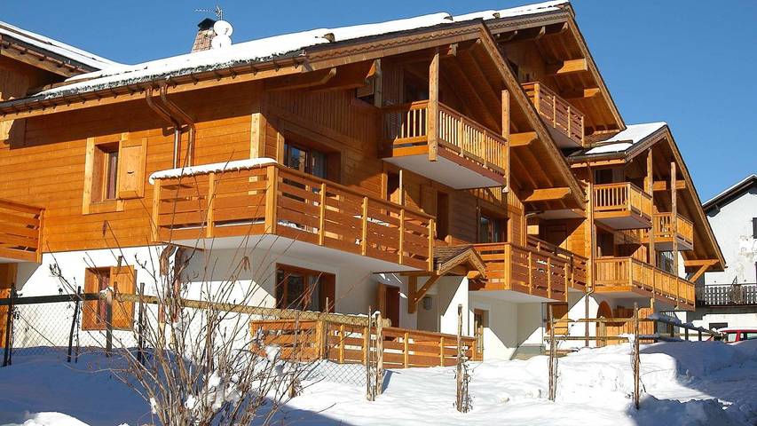 Location de vacances pour 4 personnes, avec piscine ainsi que balcon/terrasse et sauna à Notre-Dame-de-Bellecombe