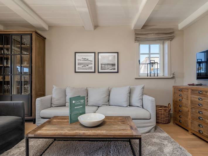 Exkl. Luxus-Hausteil unter Reet mit 4 Zimmern auf ca. 150 m², für bis zu 6 Pers. in Wenningstedt, Sylt