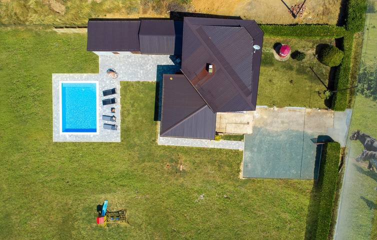 Charmante Ferienwohnung mit Pool und Terrasse in der Nähe des Stadtzentrums von Popovača in Sisak-Moslavina