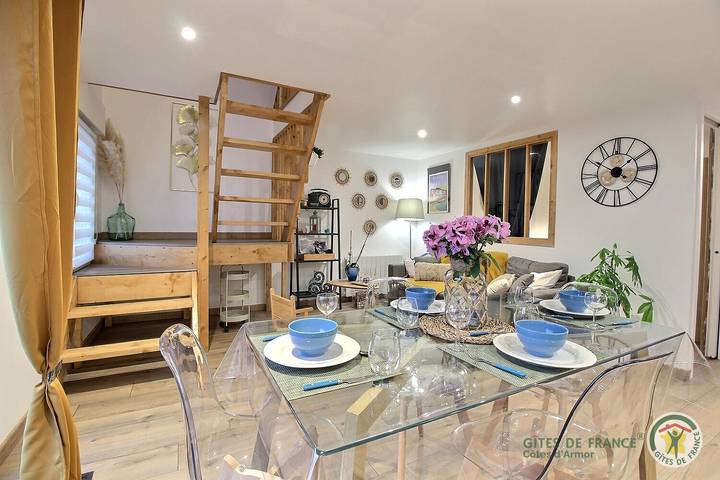 Gîte pour 4 personnes, avec terrasse à Ploubazlanec - 2