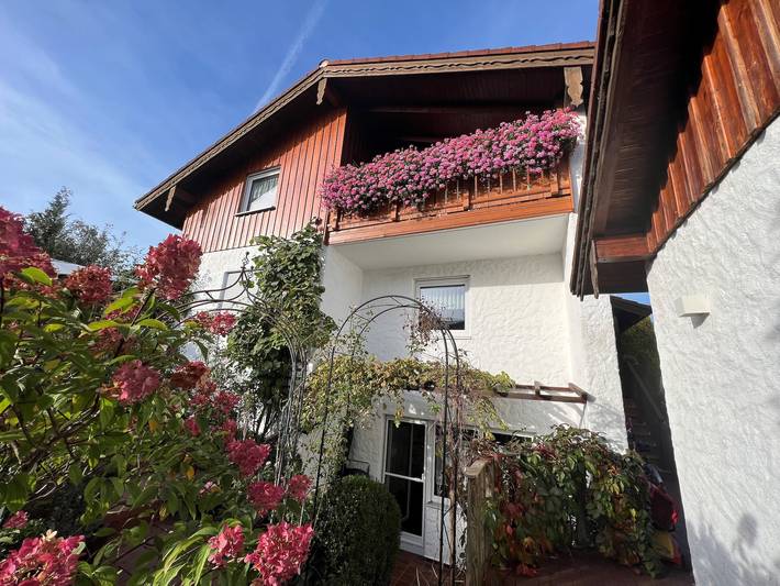 Ferienwohnung für 3 Personen, mit Balkon/Terrasse und Terrasse sowie Pool, kinderfreundlich in Markt Schwaben