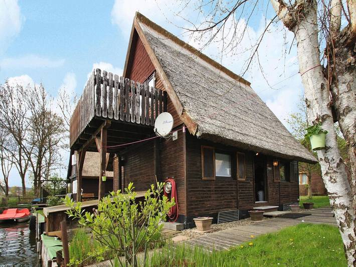 Ferienhaus für 4 Personen, mit Balkon und Terrasse in Mecklenburgische Seenplatte