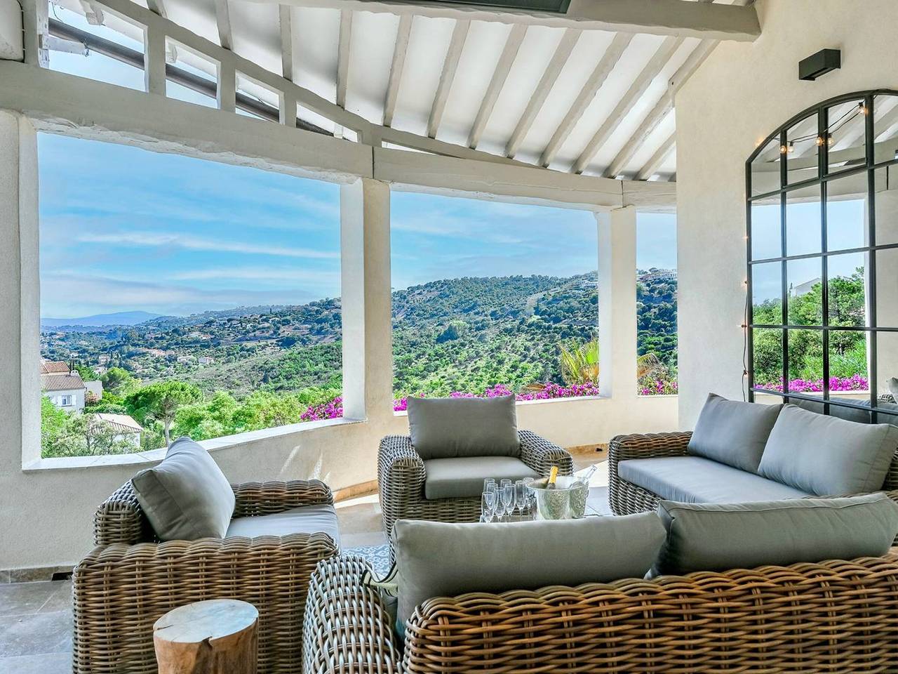 Villa moderne 6 Ch pour 12 avec piscine privée, clim et parking aux Issambres in Roquebrune-sur-Argens, Côte méditerranéenne (France)