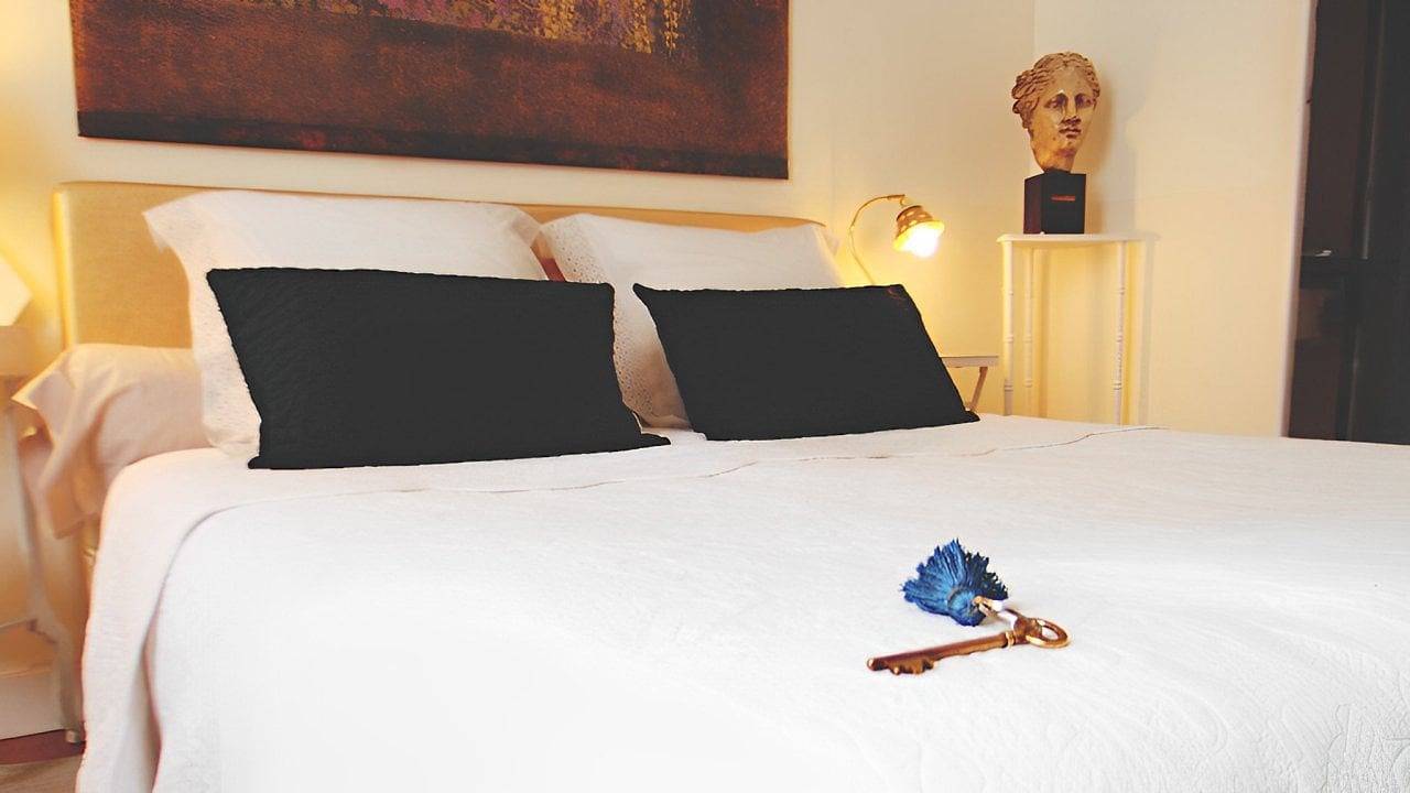 C'est une Maison Bleue ... - Chambre "Le baiser" in Bordeaux, Région de Bordeaux