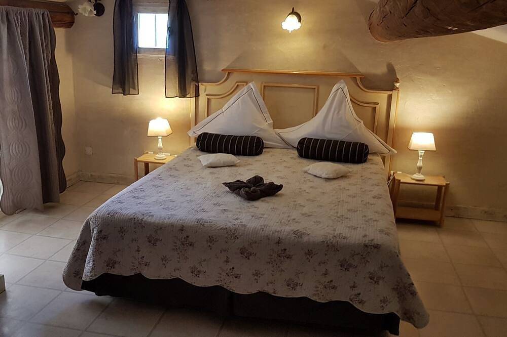 Maisonnette gîte 4 personnes à Eygalières au pied du parc naturel des Alpilles in Eygalières, Région d'Arles