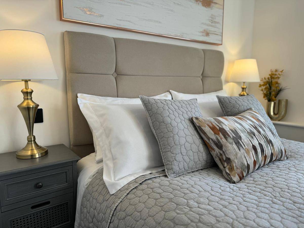 Entire apartment, Elegant One Bedroom Apartment in Swindon, North Wessex Downs