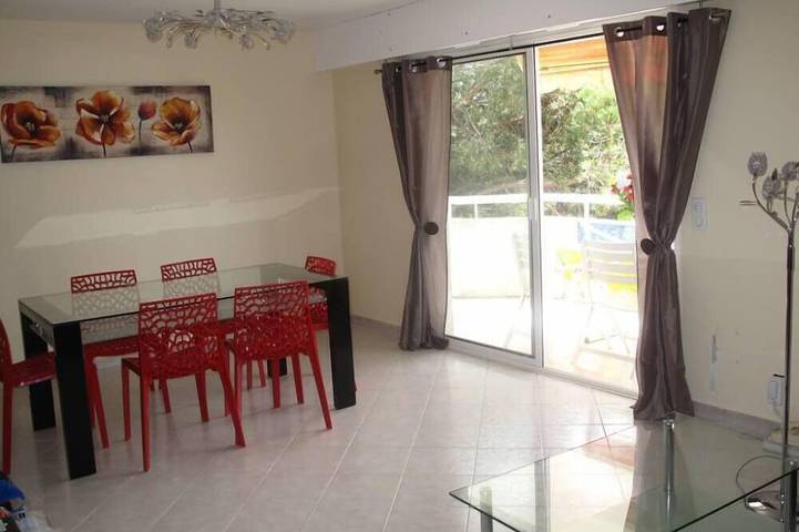 Location de vacances pour 6 personnes, avec balcon dans Fréjus Plage