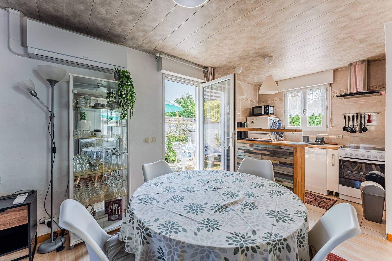 Henriela - Studio 2 Personnes avec terrasse privée, Wi-Fi et climatisation in Gujan-Mestras, Région d'Arcachon