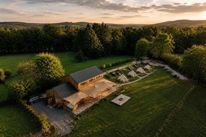 Hôtel pour 4 personnes, avec Terrasse et Jacuzzi ainsi que Jardin et Sauna à Lierneux - 2