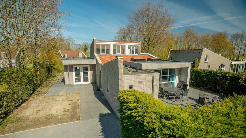 Ferienhaus für 10 Personen, mit Garten und Sauna in Brouwershaven