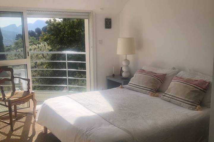 Zeitgenössische, geräumige Villa mit herrlicher Aussicht in La Cadière-d'Azur, Mittelmeerküste (Frankreich)