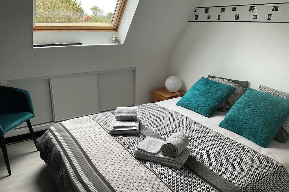 4-bedroom house for 8 people, 7 km from the beach. in Plouégat-Guérand, Ceinture Dorée