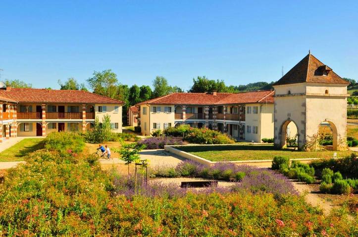 Appart’hôtel pour 4 personnes, avec balcon et jardin