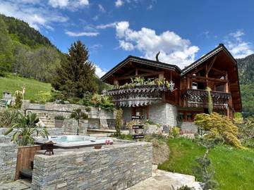 Lodge pour 2 personnes, avec jardin et vue en Haute-Savoie