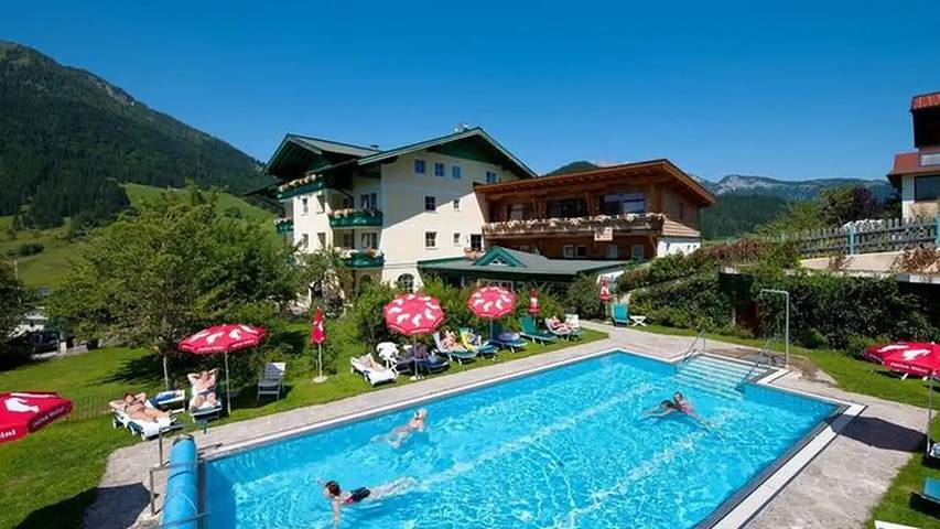 Ferienwohnung für 2 Personen, mit Balkon und Sauna sowie Pool und Garten