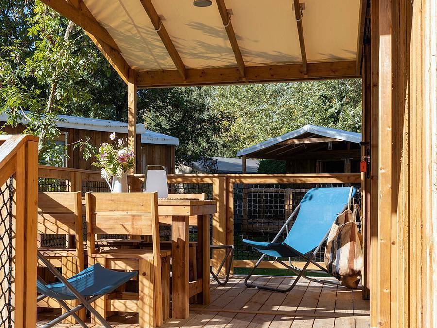 Flower Camping La Davière Plage - Chalet 4 personnes - Cosyflower Confort 27m² - 2 chambres + Terrasse couverte + Lv + Quartier piéton. 4 pers in Saint-Jean-de-Monts, Vendée