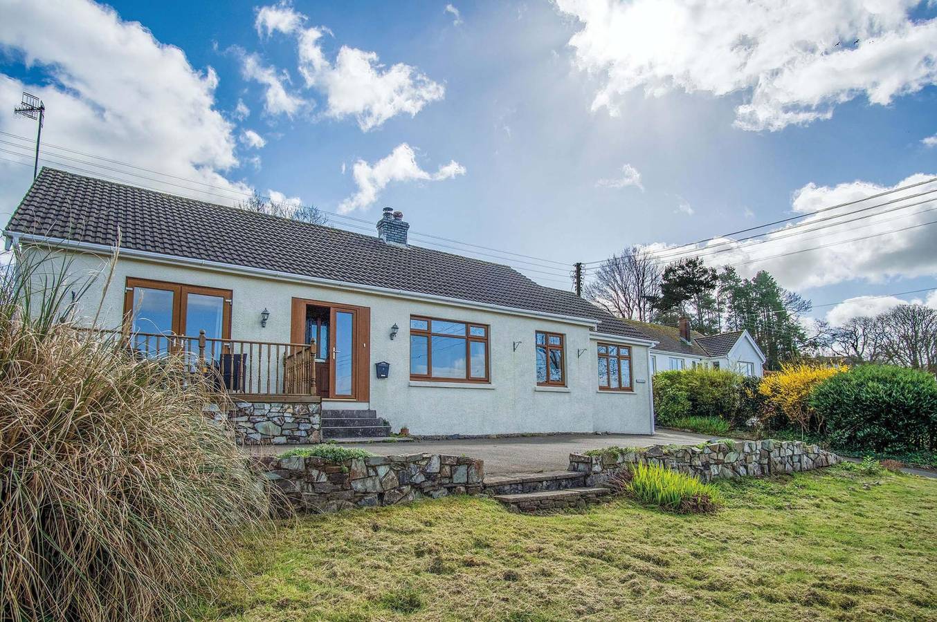 Sorrento - 3 Bed Holiday Home - Wisemans Bridge in Amroth, Pembrokeshire