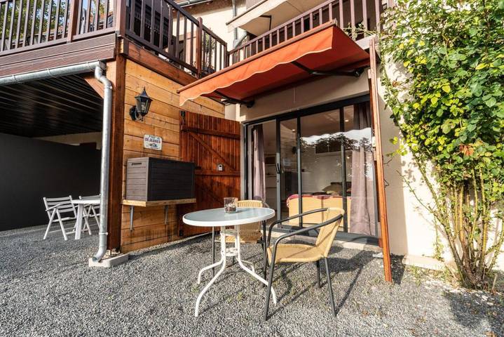 Location de vacances pour 2 personnes, avec vue sur le lac ainsi que jardin et vue à Chemillé-sur-Indrois - 3