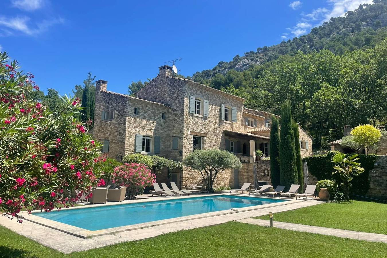 Ferienhaus für 12 Personen mit Pool in Robion, Regionaler Naturpark Luberon