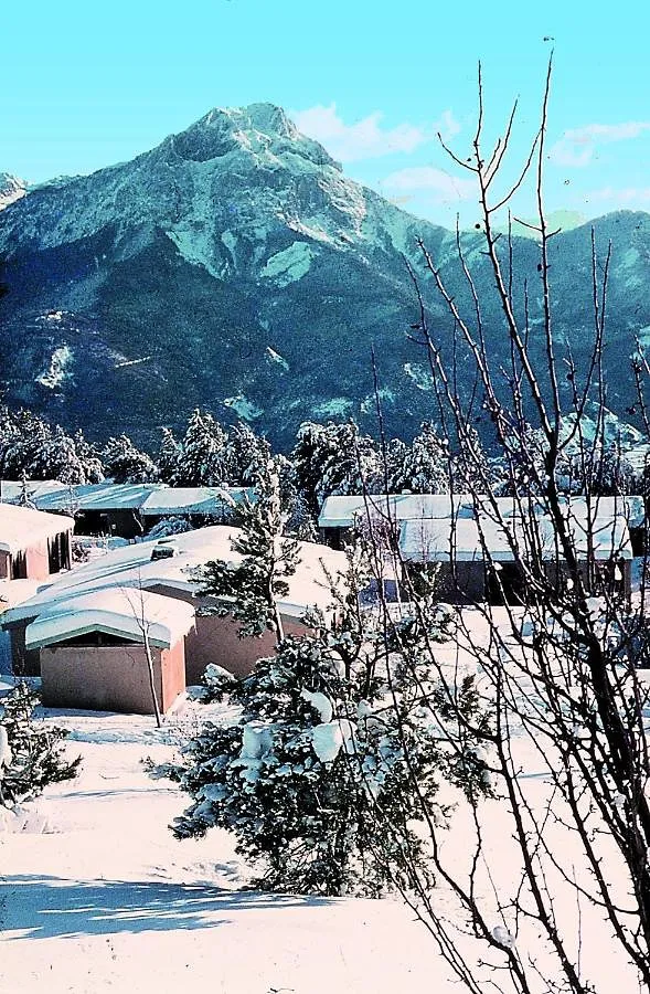 Parc de vacances pour 5 personnes, avec jardin et sauna ainsi que jacuzzi et piscine - 1