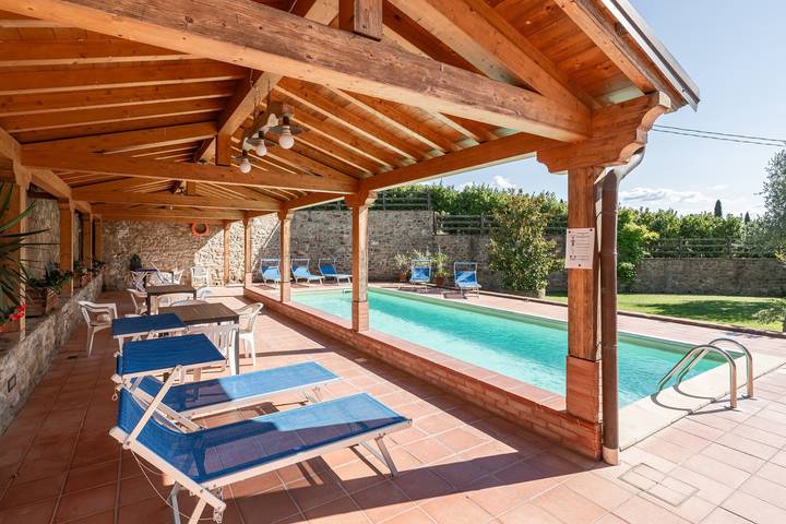 Agriturismo 'Agriturismo Fadanelli - La Cantina' con piscina, giardino e Wi-Fi in comune in Lamporecchio, Provincia di Pistoia
