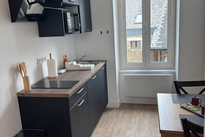 Ganze Wohnung, Tyyann 3: A 30-square-meter studio equipped with a kitchenette and a bathroom in Plancoët, Dinan und Umgebung