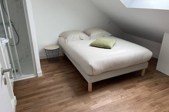 Appartement entier, Appartement proche gare ★ T2 ★ Dernier Etage ★ Bylocly in Lorient, Côte des Mégalithes