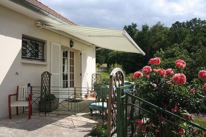 Gîte pour 4 personnes, avec Terrasse et Jardin à Bazemont