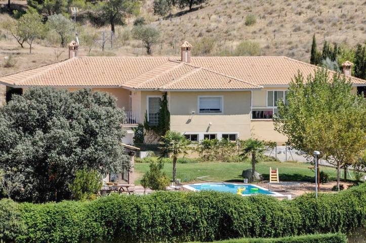 Casa rural para 12 personas, con vistas además de jardín y piscina en Toledo - 2
