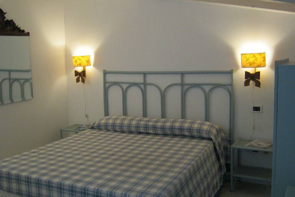 Appartement entier, Penthouse Tout Inclus Avec Terrasse Et Possibilité De Parking Wi Fi in Marina (Sardinia), Cagliari