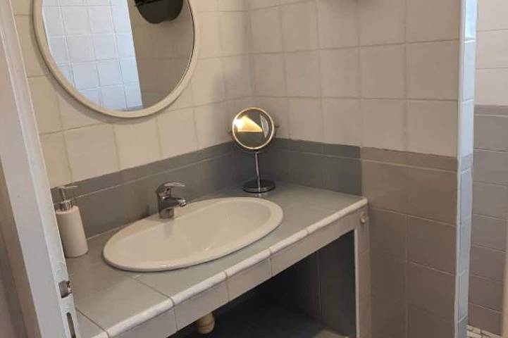 Gîte pour 2 personnes, avec piscine et jardin dans Plage d'Agosta - 4