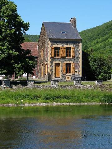 Gîte pour 5 personnes, avec vue et jardin à Tournavaux