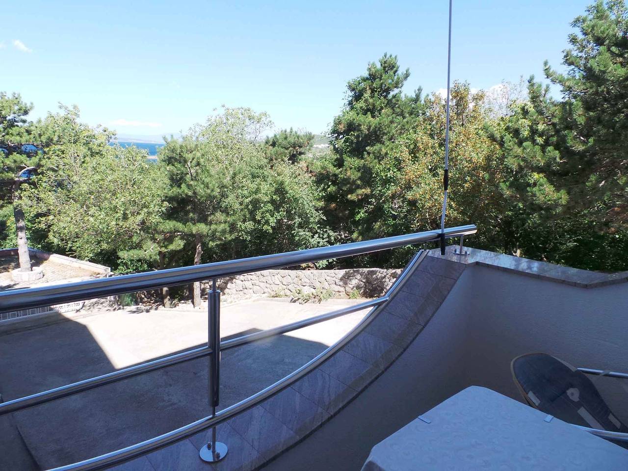 Ganzes Studio, Studio mit Klimaanlage, Balkon und Meerblick 150 m vom Strand  in Klenovica, Primorje-Gorski Kotar