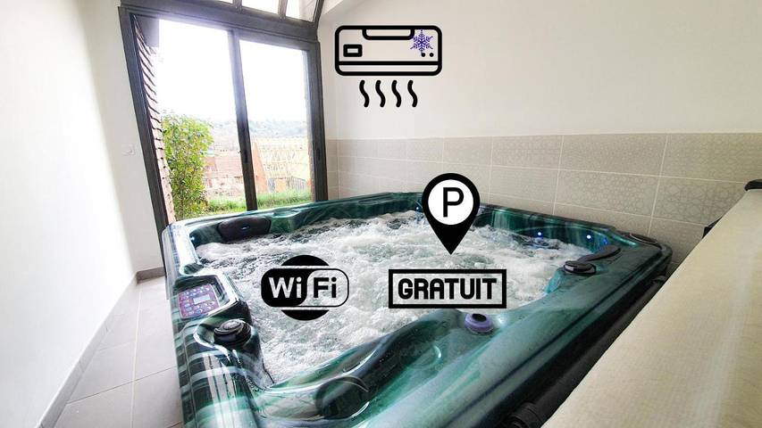 Villa pour 8 personnes, avec Balcon et Jacuzzi ainsi que Terrasse et Vue à Sarlat-la-Canéda