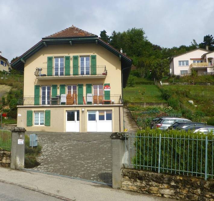 Cottage pour 2 personnes, avec terrasse à Grandson