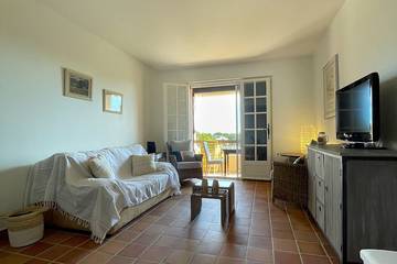 Gîte pour 4 personnes, avec jardin dans Port Santa-Lucia