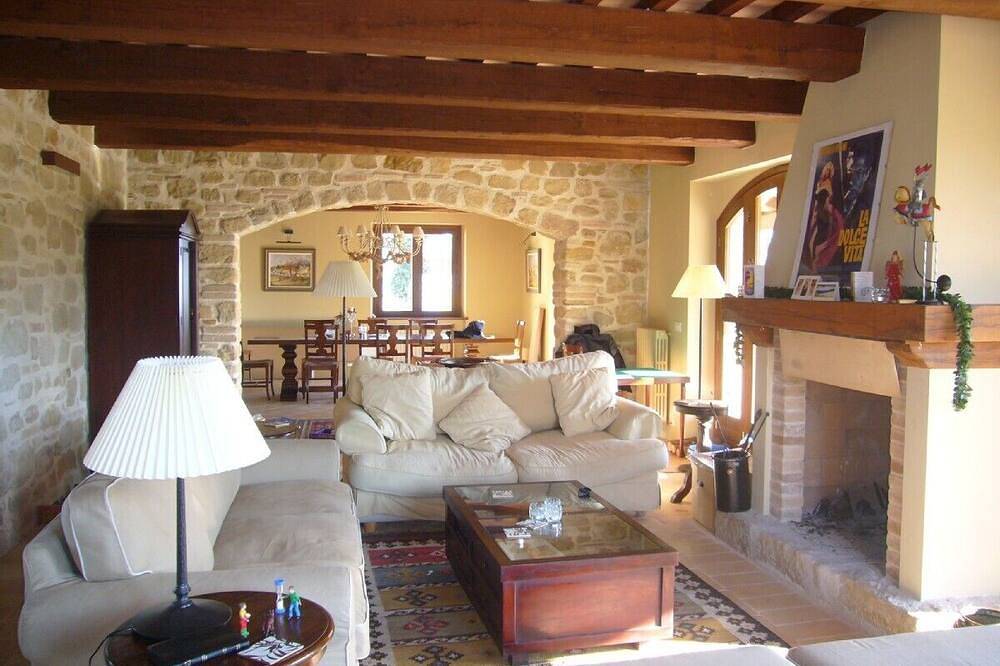 La Dolce Vita! Stunning villa, beautiful surroundings. in San Severino Marche, Macerata Province