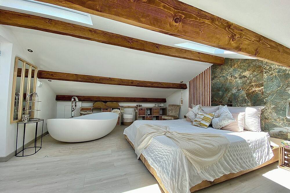 Private Pool Villa Augflor — Family Riviera Base near Beaches & Nice Airport in Cagnes-sur-Mer, Côte méditerranéenne (France)