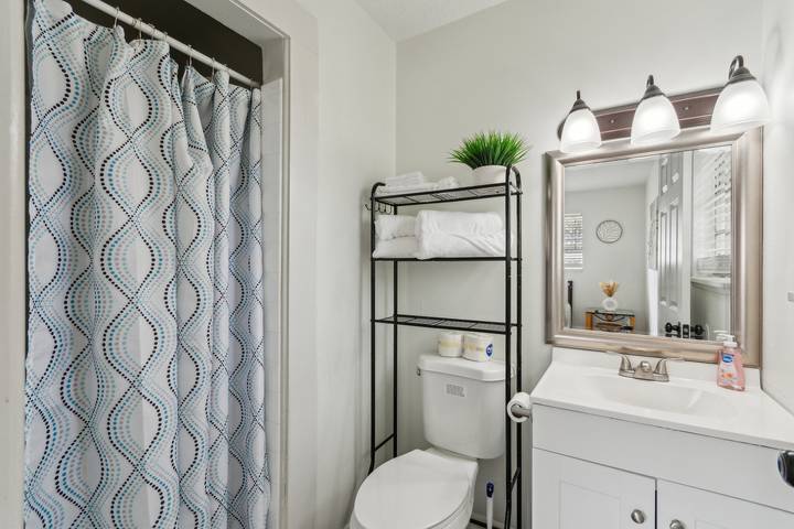 Midtown Serenity 3 - Sleeps 11 People in Little Rock, Arkansas