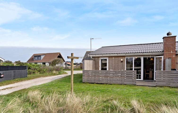 Feriehus for 6 personer, med Terrasse i Vorupør