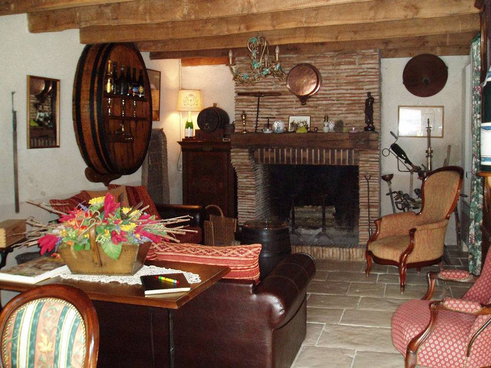Chambres d'hôtes Baradon Michaudet - Chambre Rose in Le Mesnil-sur-Oger, Marne