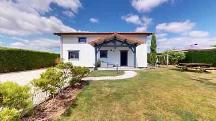 Gîte pour 6 personnes, avec terrasse et jardin, adapté aux familles à Saint-Maixent-sur-Vie