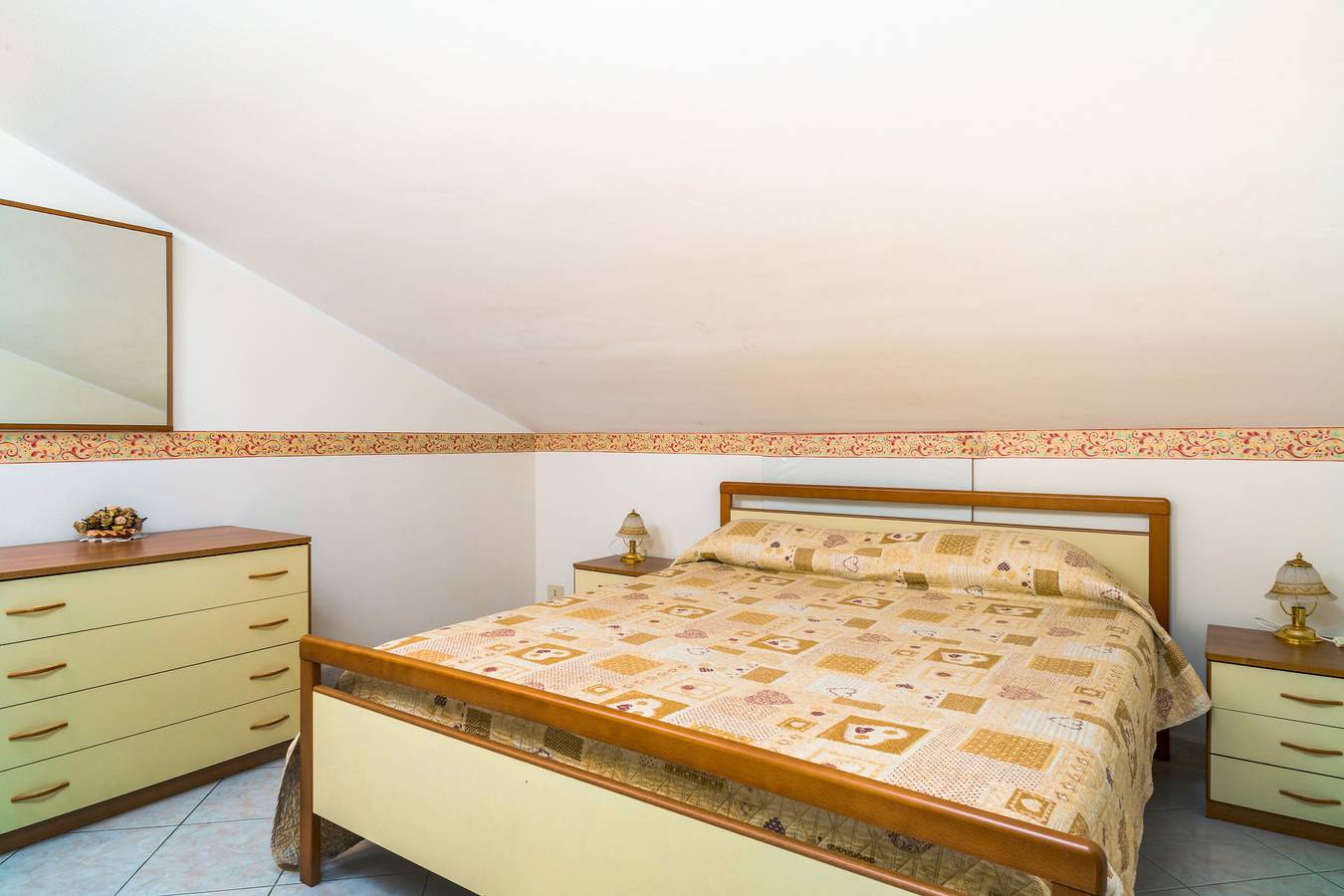 Entire apartment, Holiday Apartment 'Via Spiaggia Mascali' with Mountain View, Terrace, Balcony & Wi-Fi in Fondachello, Catania Province