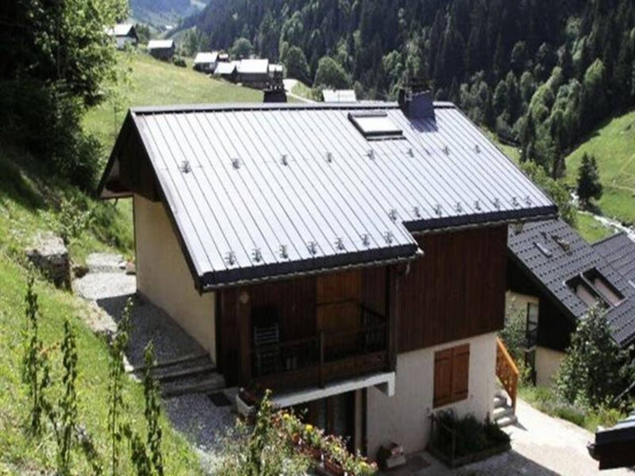 Entire apartment, Apartment in Arêches-Beaufort Ski Access in Beaufort (Rhône-Alpes), Albertville region