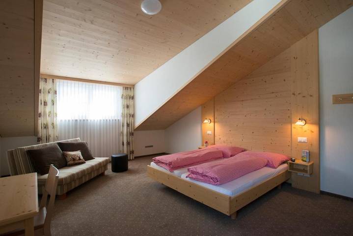 Hotel für 2 Personen, mit Terrasse und Garten sowie Ausblick in Schwende