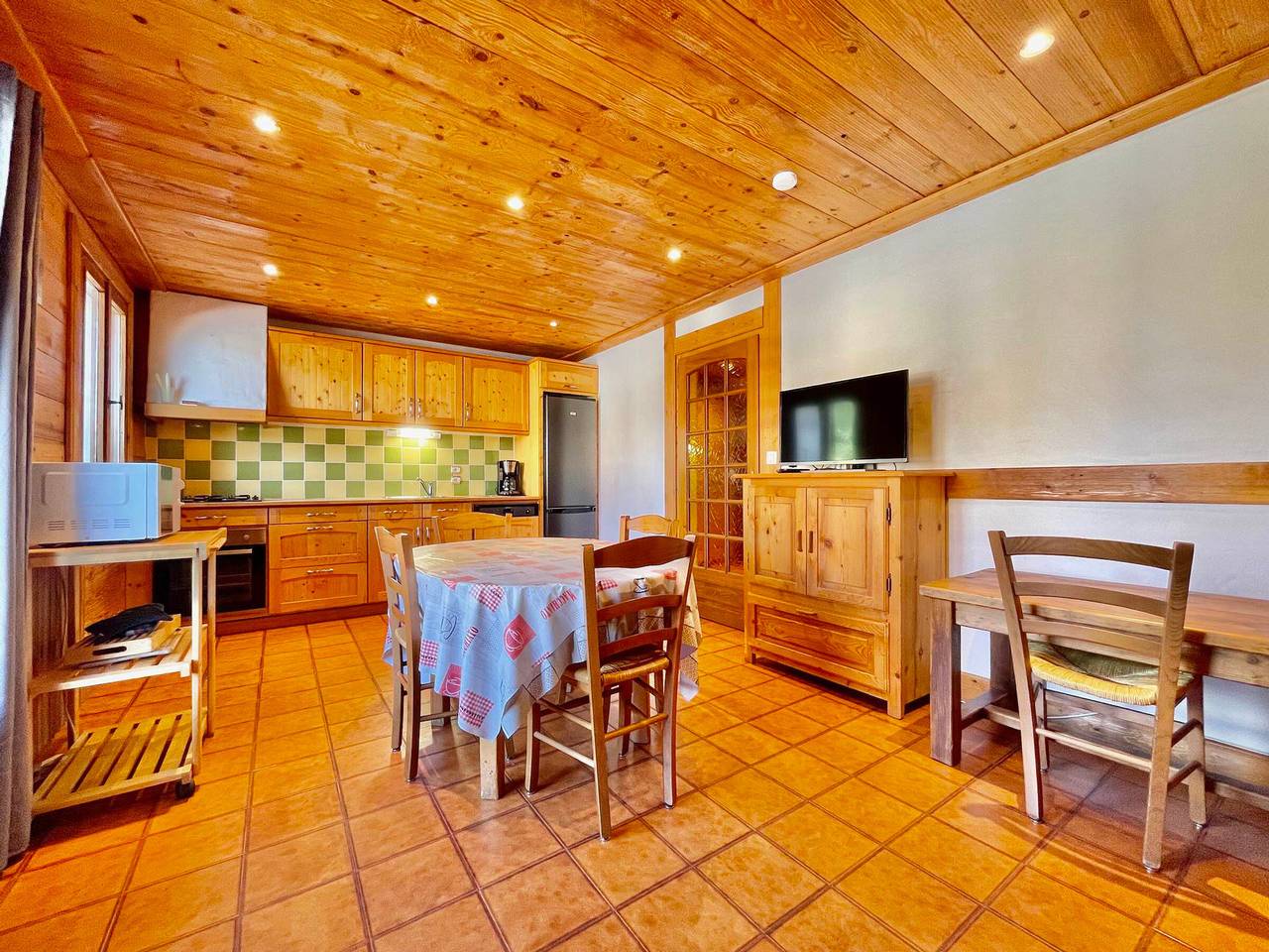 Apartamento entero, Apartamento acogedor, al pie de pistas, balcón, parking in Crest-Voland, Albertville region