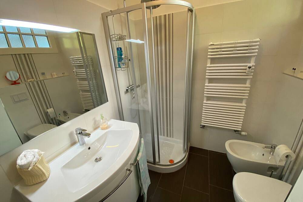 Ganze Wohnung, Gardenia apartment in Oggebbio with lake view in Oggebbio, Oggebbio Gemeinde
