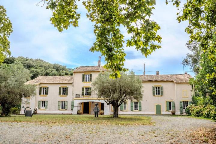 Location de vacances pour 15 personnes, avec piscine, animaux acceptés dans Port D Agay