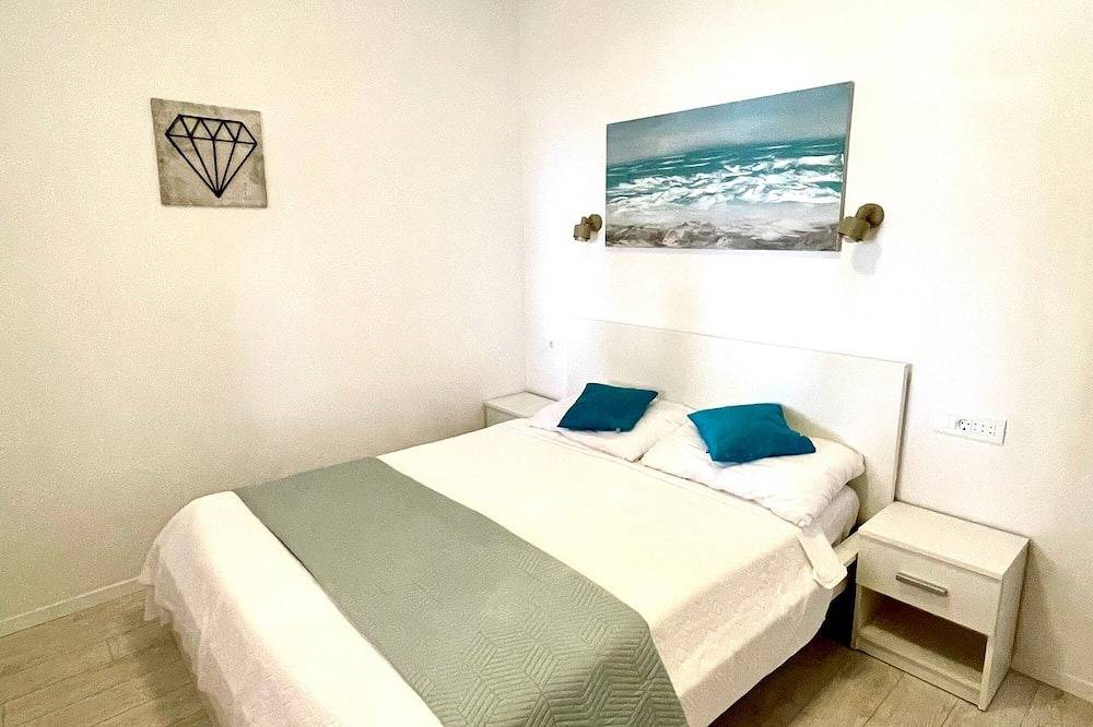Ganze Wohnung, 2-Zimmer-Ferienwohnung am Strand Kozarica, Mljet in Mljet