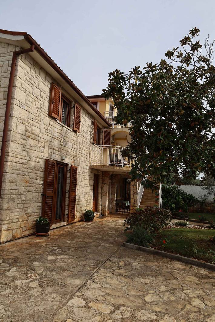Ganze Ferienwohnung, Ferienwohnung mit Terrasse  in Zambratija, Umag und Umgebung